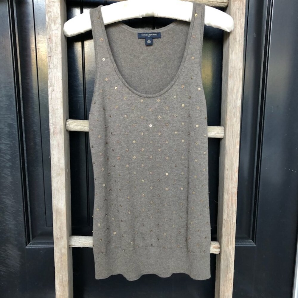Banana Republic Outlet sweater tank accented w/ sequins and gold beads, size XS